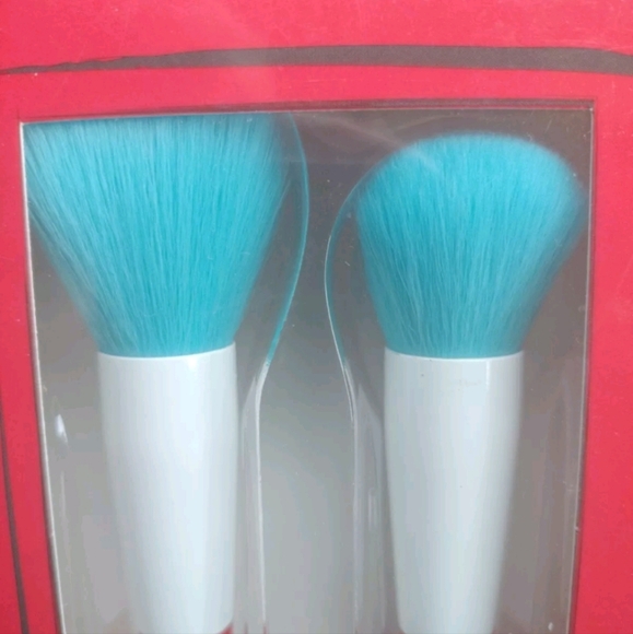 Dr Seuss Thing 1 & 2 Makeup Face Brush Duo - Picture 3 of 3